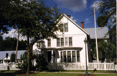 DeLand House front.jpg (1796663 bytes)